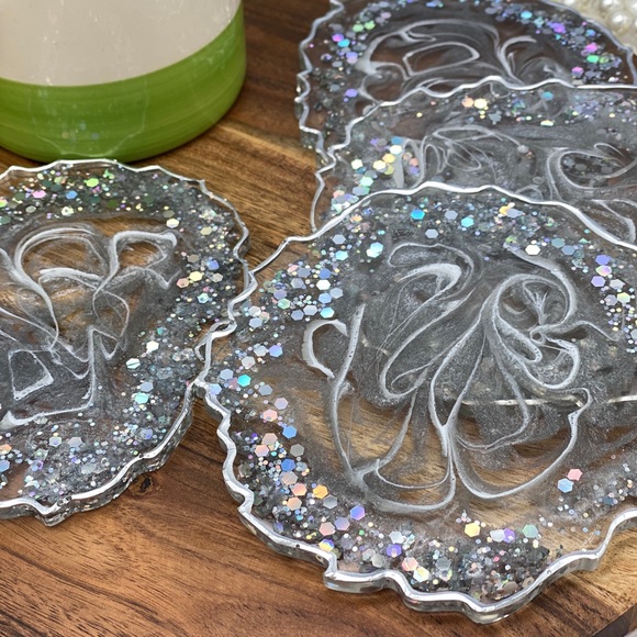 Set of Silver coasters Resin Geode Modern coasters and Silver glitter - Picture 4 of 7